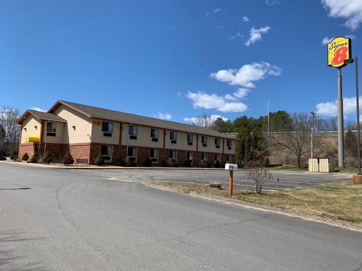 Super 8 By Wyndham Tilton/Lake Winnipesaukee Exterior photo